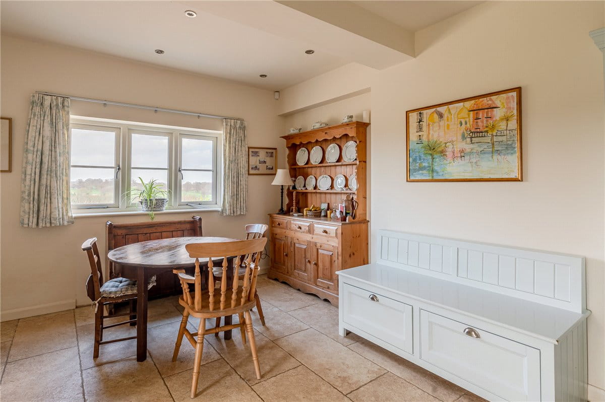 4 bedroom cottage, Terrington, York YO60 - Available