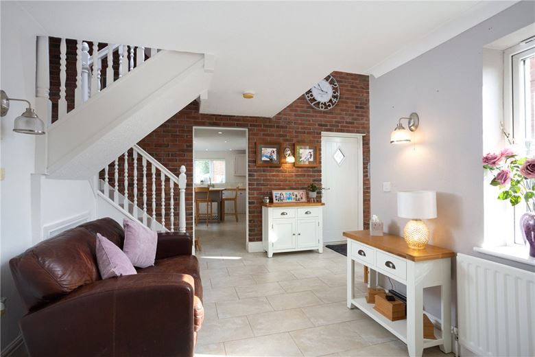 3 bedroom house, Hull Road, Cliffe YO8 - Available