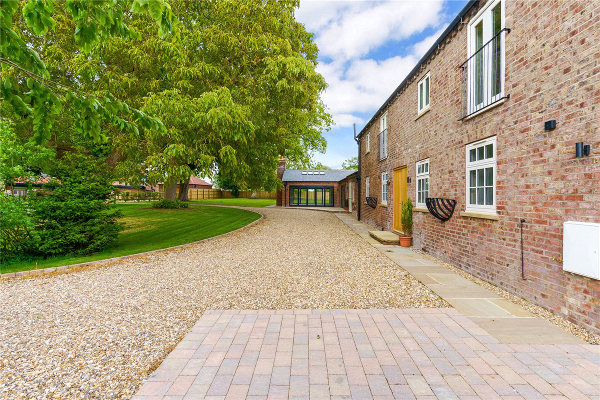 4 bedroom , The Stables, North Dalton YO25 - Available