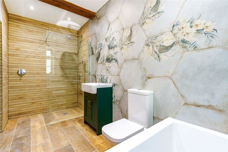 4 bedroom , The Stables, North Dalton YO25 - Available