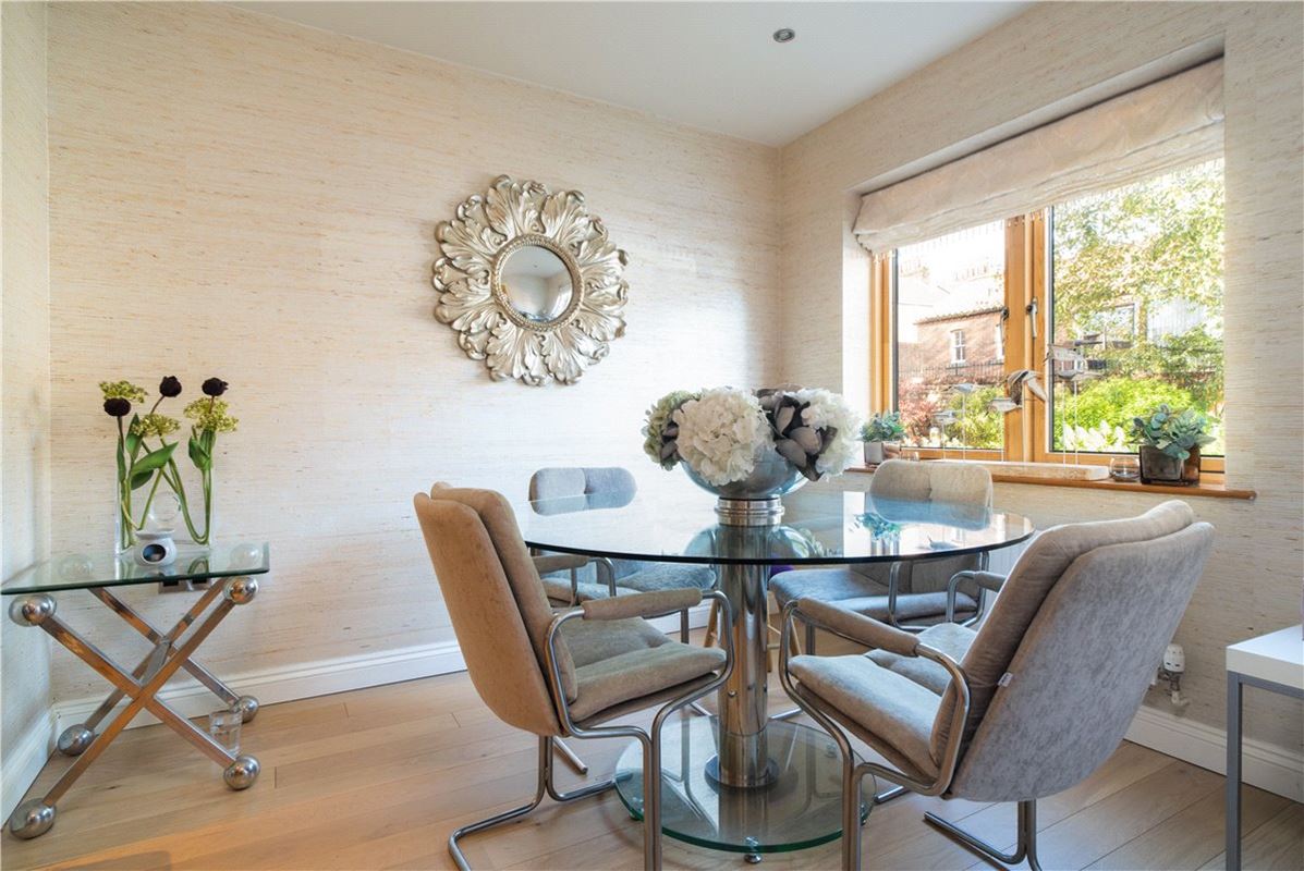 4 bedroom house, Orchard Court, York YO31 - Sold