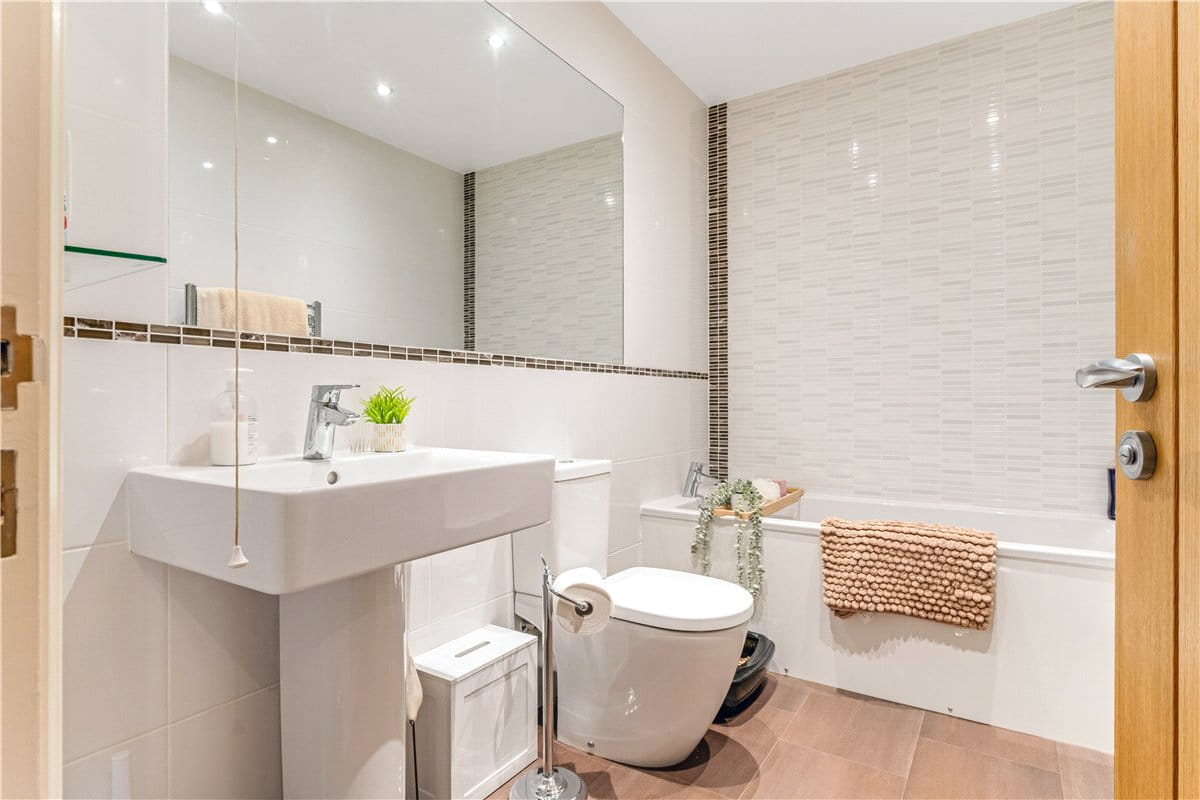 4 bedroom house, Orchard Court, York YO31 - Sold