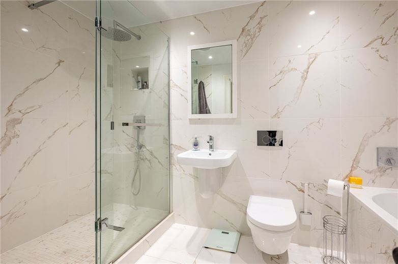 3 bedroom flat, St. Leonards Place, York YO1 - Available