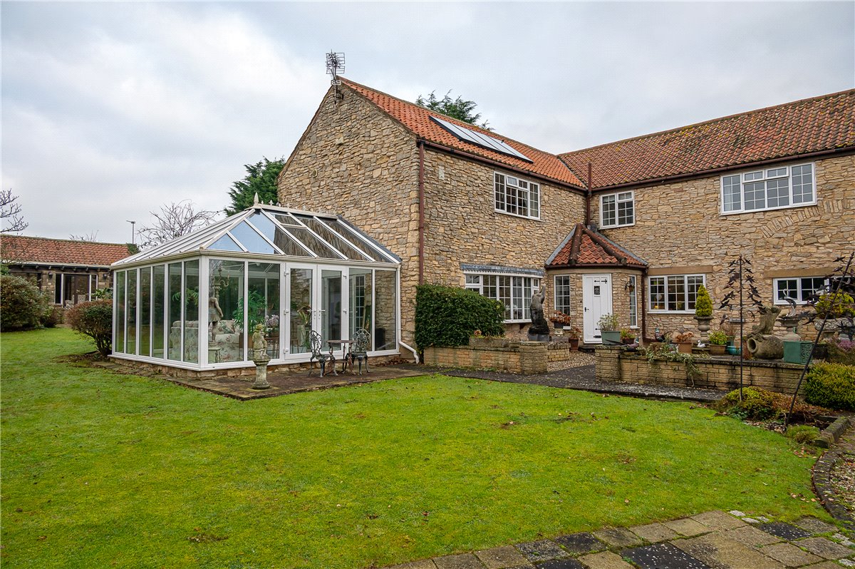 9 bedroom house, Tadcaster Road, Sherburn in Elmet LS25 - Available