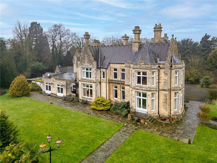 8 bedroom house, Northorpe Hall, Northorpe DN21 - Available