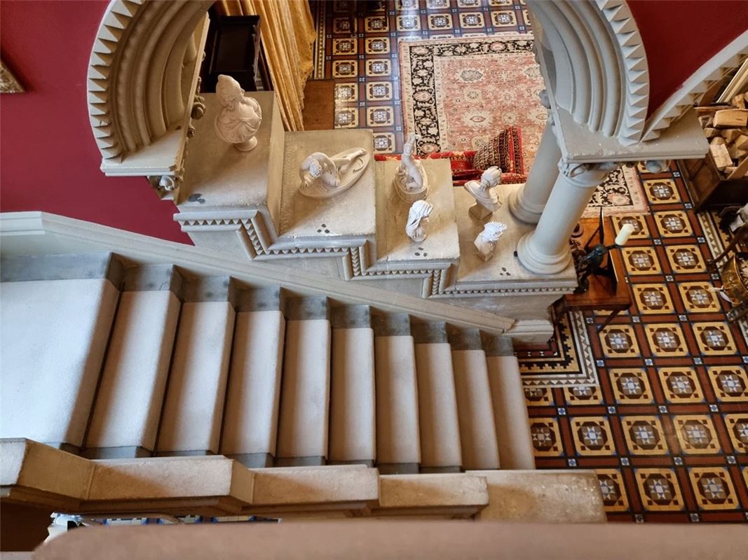 8 bedroom house, Northorpe Hall, Northorpe DN21 - Available