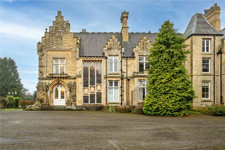 8 bedroom house, Northorpe Hall, Northorpe DN21 - Available