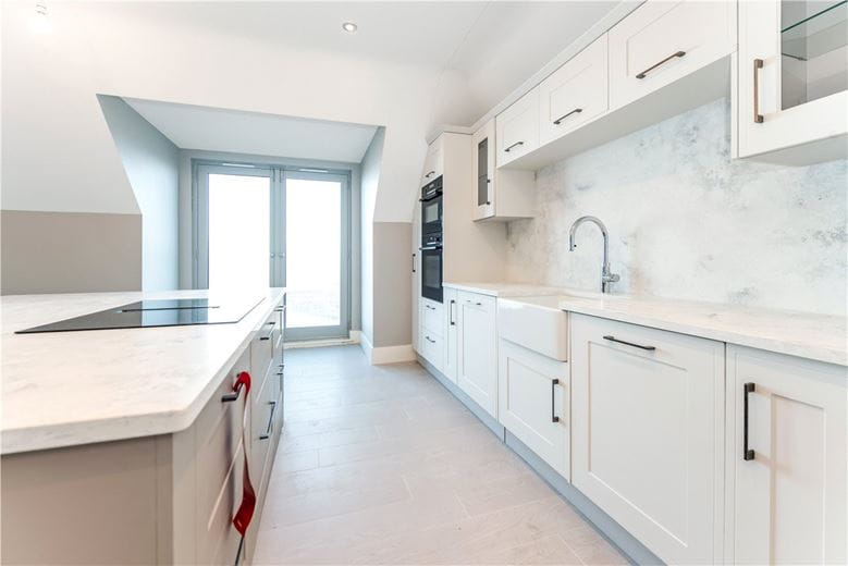 3 bedroom flat, Farne House, 12 Crewe Street NE68 - Available