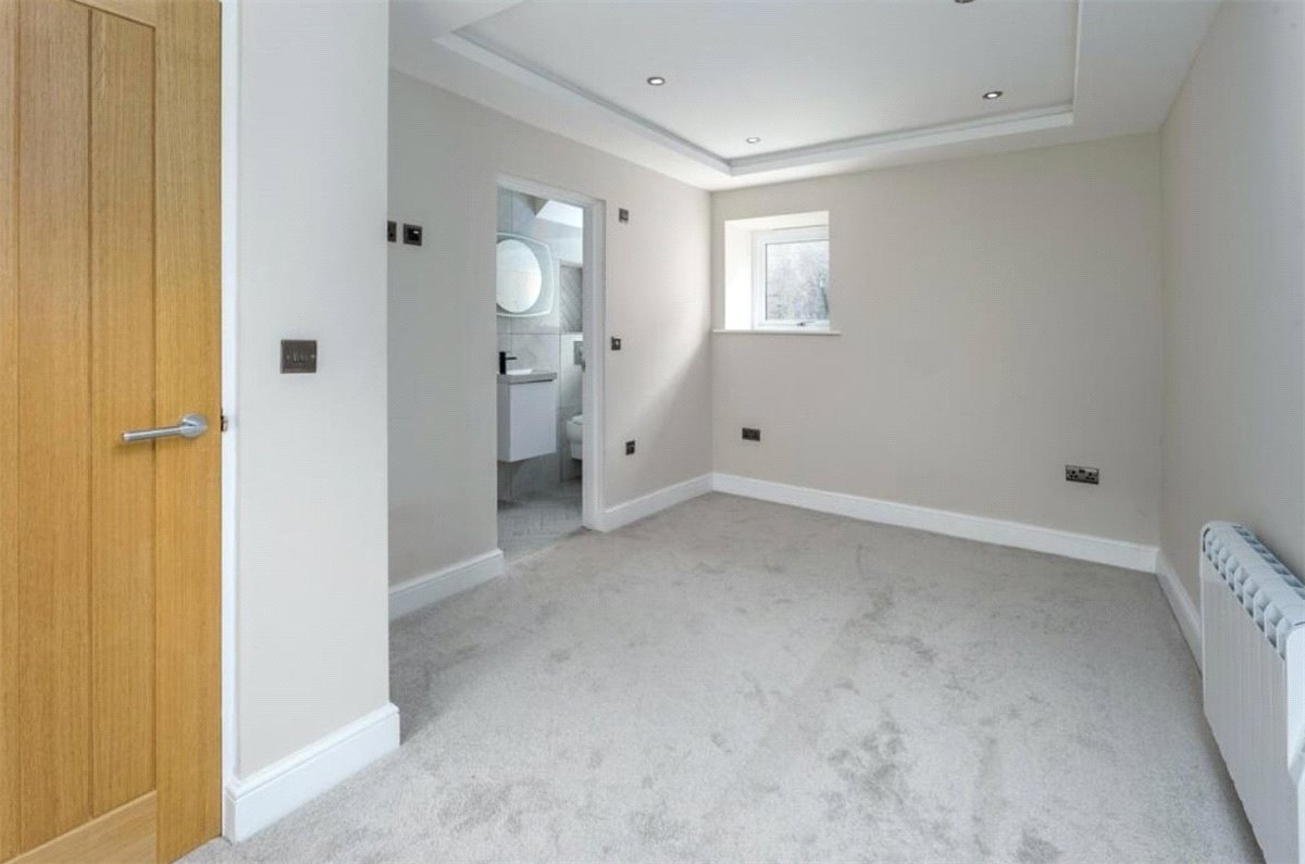 2 bedroom flat, Cragg End, 12 Crewe Street NE68 - Available