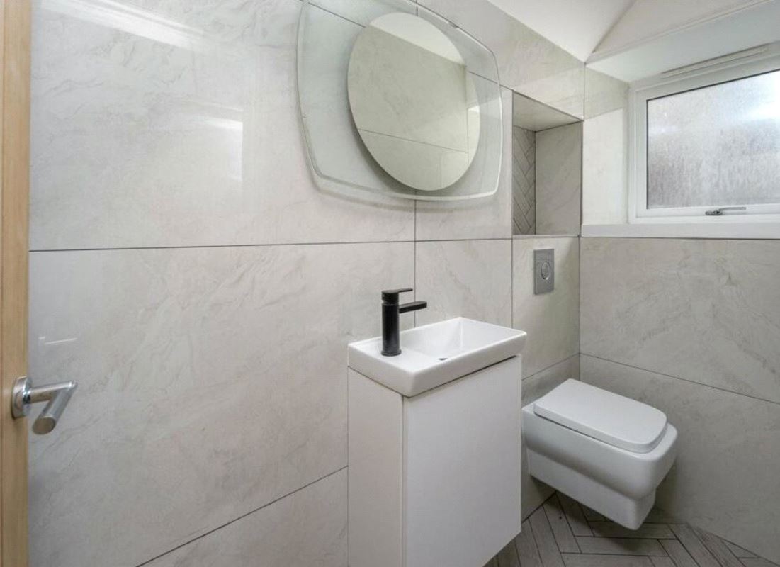 2 bedroom flat, Cragg End, 12 Crewe Street NE68 - Available