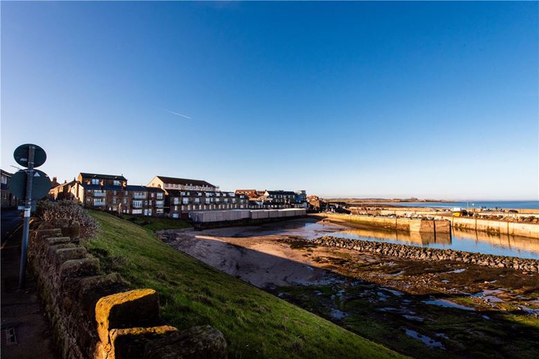 2 bedroom flat, Cragg End, 12 Crewe Street NE68 - Available