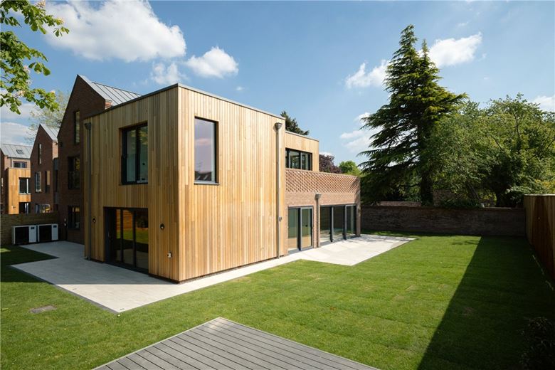 5 bedroom house, Fulford Road, York YO10 - Available