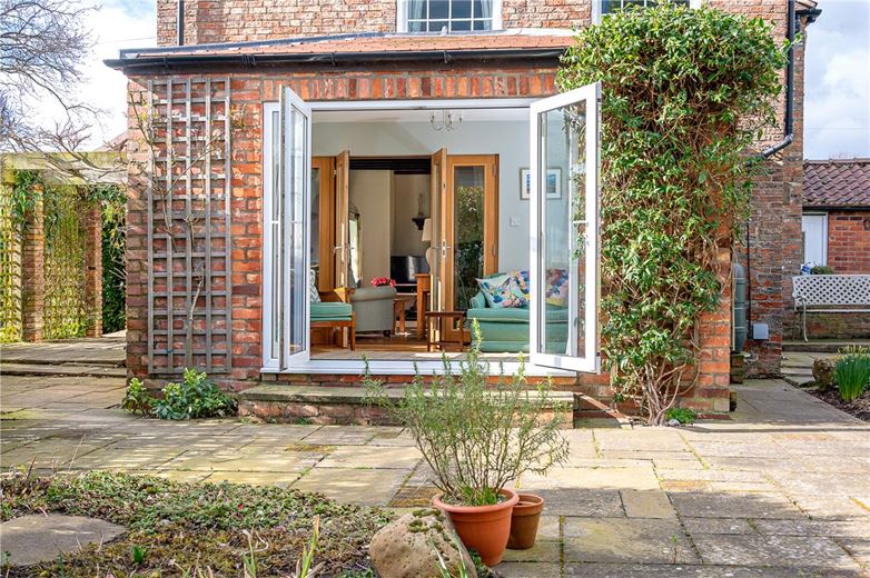 4 bedroom house, Angram, York YO23 - Available