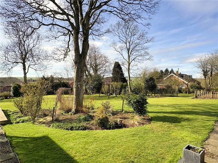 5 bedroom house, Front Street, Wold Newton YO25 - Available