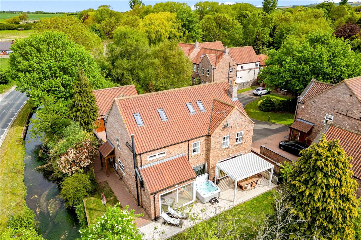 6 bedroom house, Beckside Close, North Cave HU15 - Sold