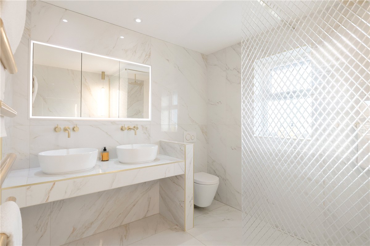 5 bedroom house, Alne Road, Tollerton YO61 - Available