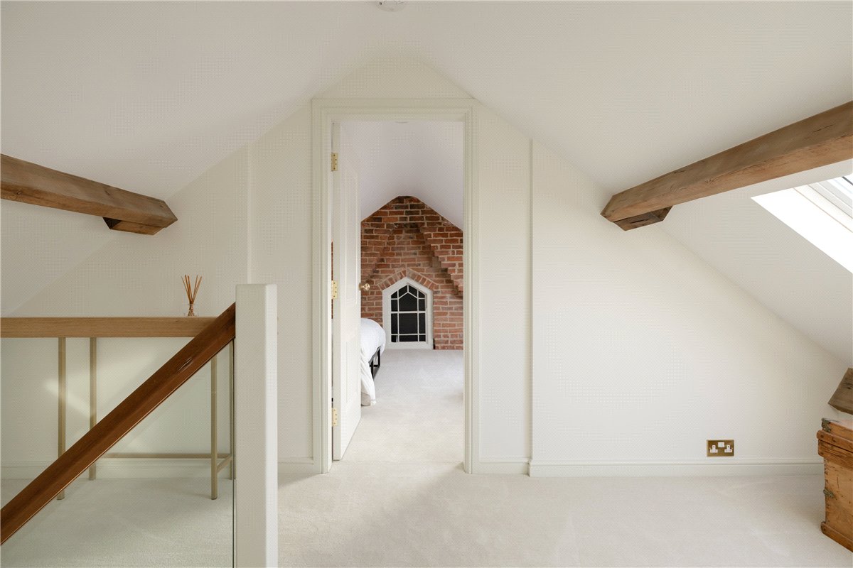 5 bedroom house, Alne Road, Tollerton YO61 - Available