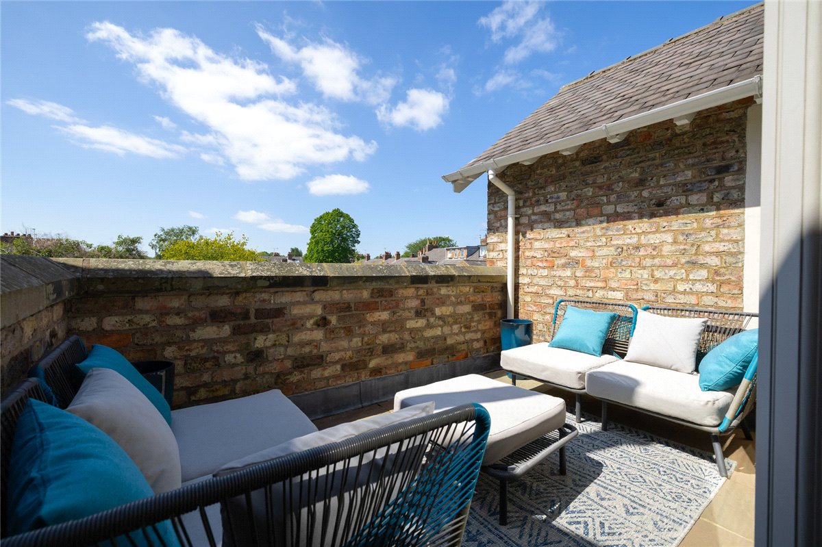 5 bedroom house, Fulford Road, York YO10 - Sold STC