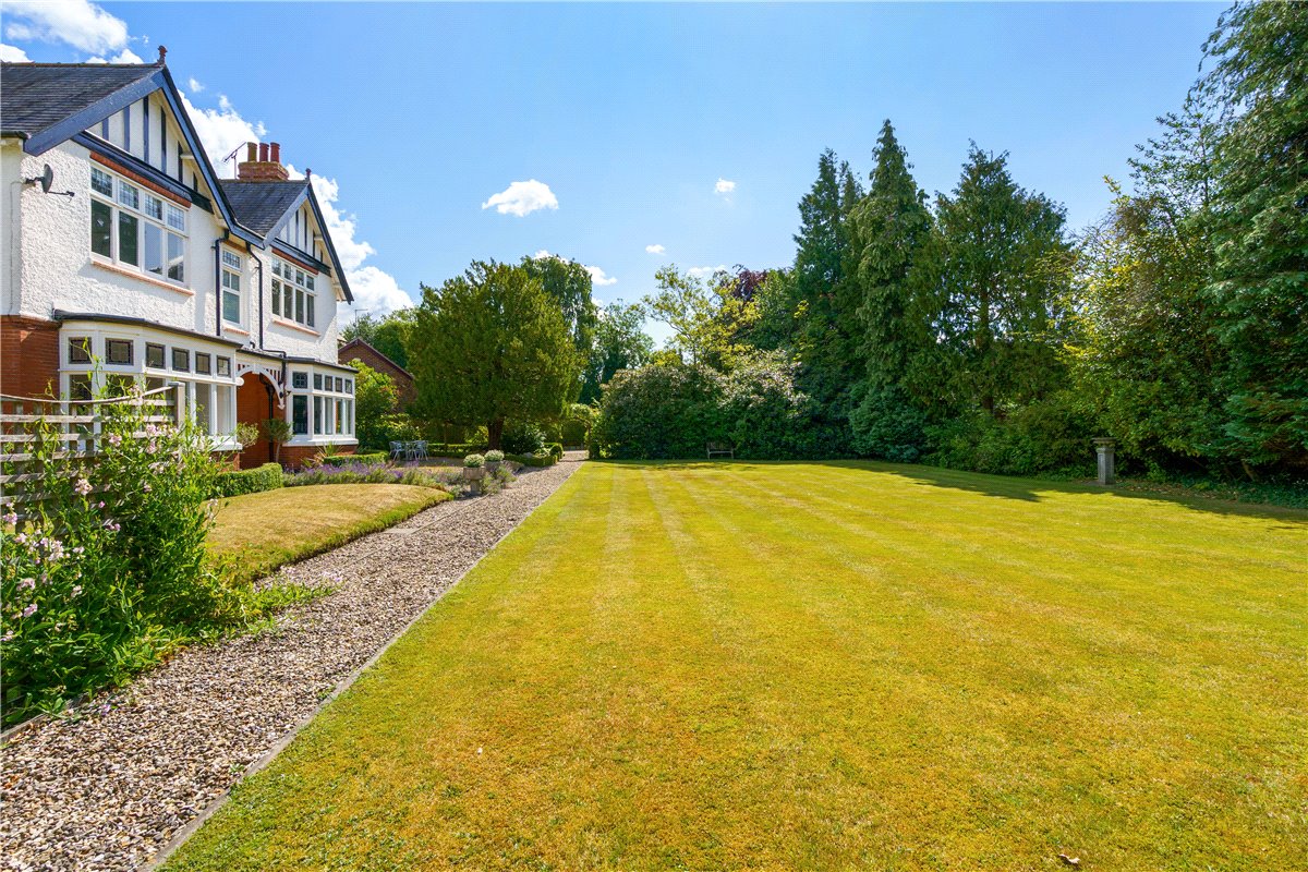 5 bedroom house, Main Street, Wilberfoss YO41 - Available