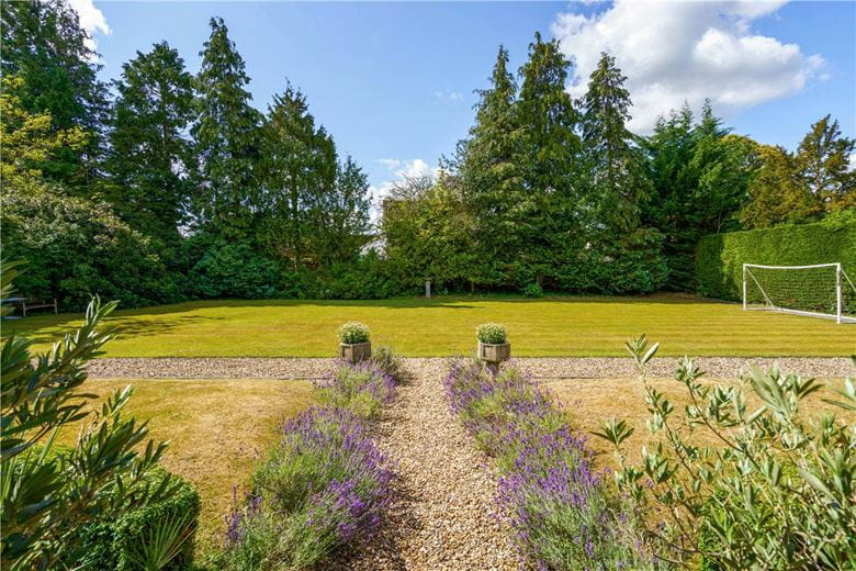 5 bedroom house, Main Street, Wilberfoss YO41 - Available