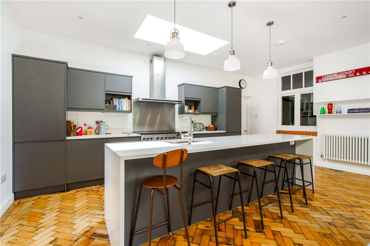 5 bedroom house, Main Street, Wilberfoss YO41 - Available