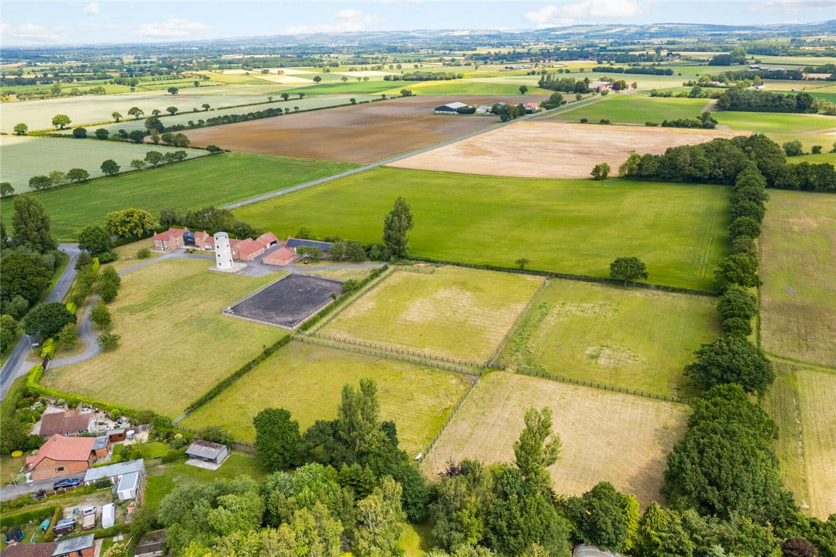 6 bedroom house, Newmill Farm, Mill Lane YO42 - Available