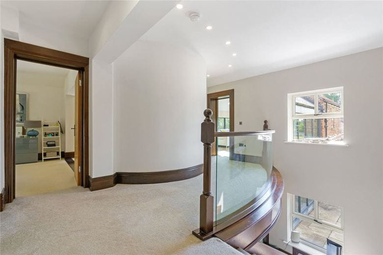 6 bedroom house, Newmill Farm, Mill Lane YO42 - Available