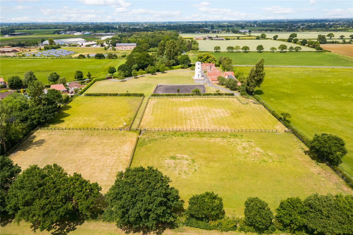 6 bedroom house, Newmill Farm, Mill Lane YO42 - Available