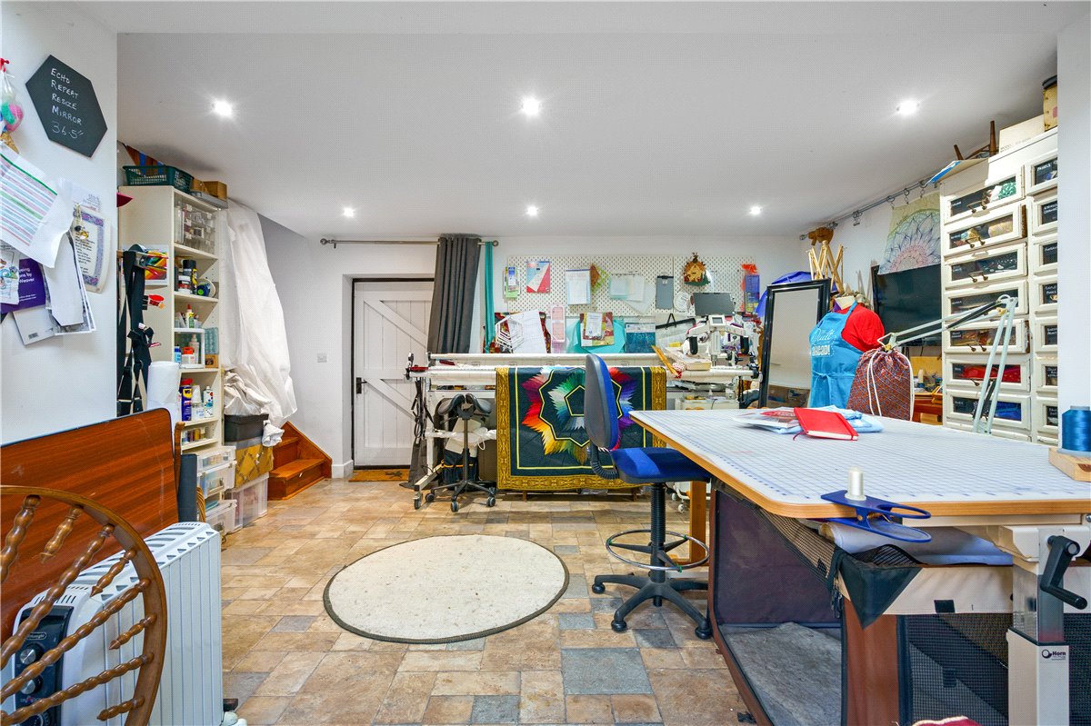 6 bedroom house, Doncaster Road, Selby YO8 - Available