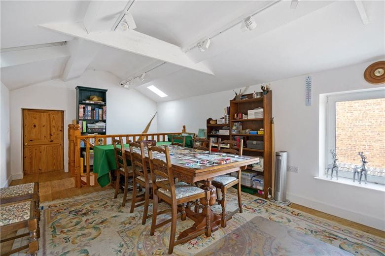 6 bedroom house, Doncaster Road, Selby YO8 - Available