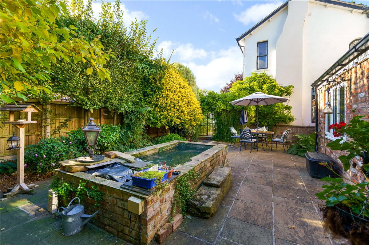 6 bedroom house, Doncaster Road, Selby YO8 - Available