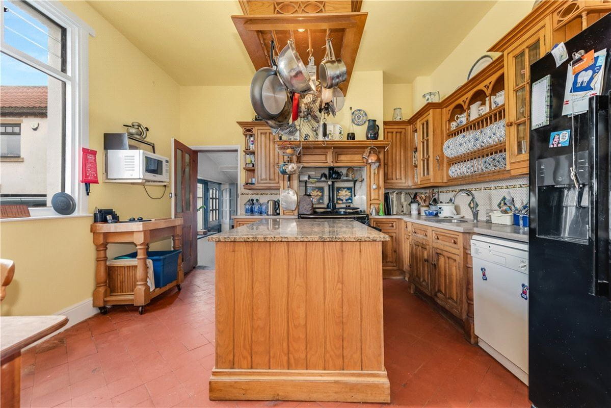 6 bedroom house, Doncaster Road, Selby YO8 - Available