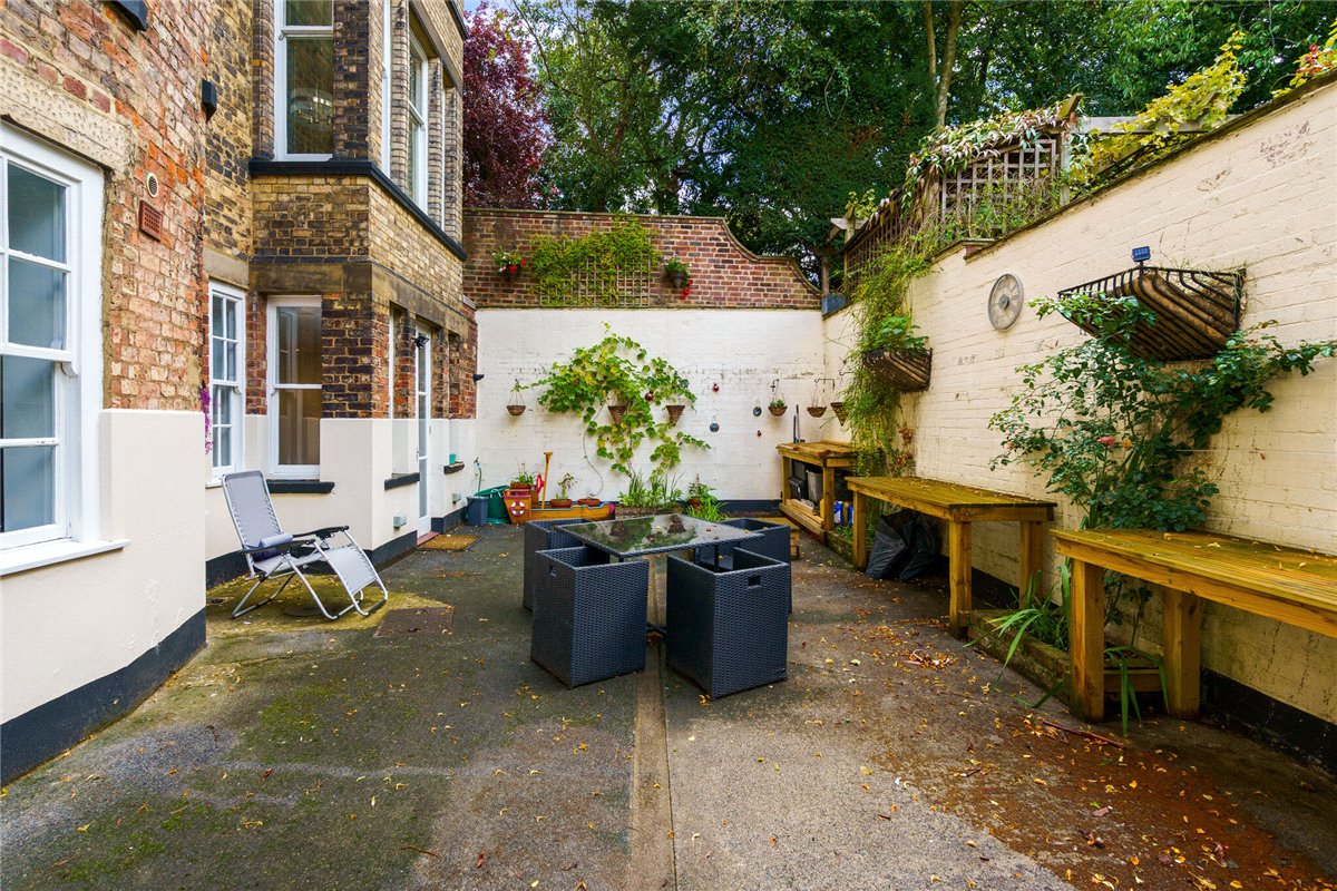 1 bedroom flat, The Mount, York YO24 - Available