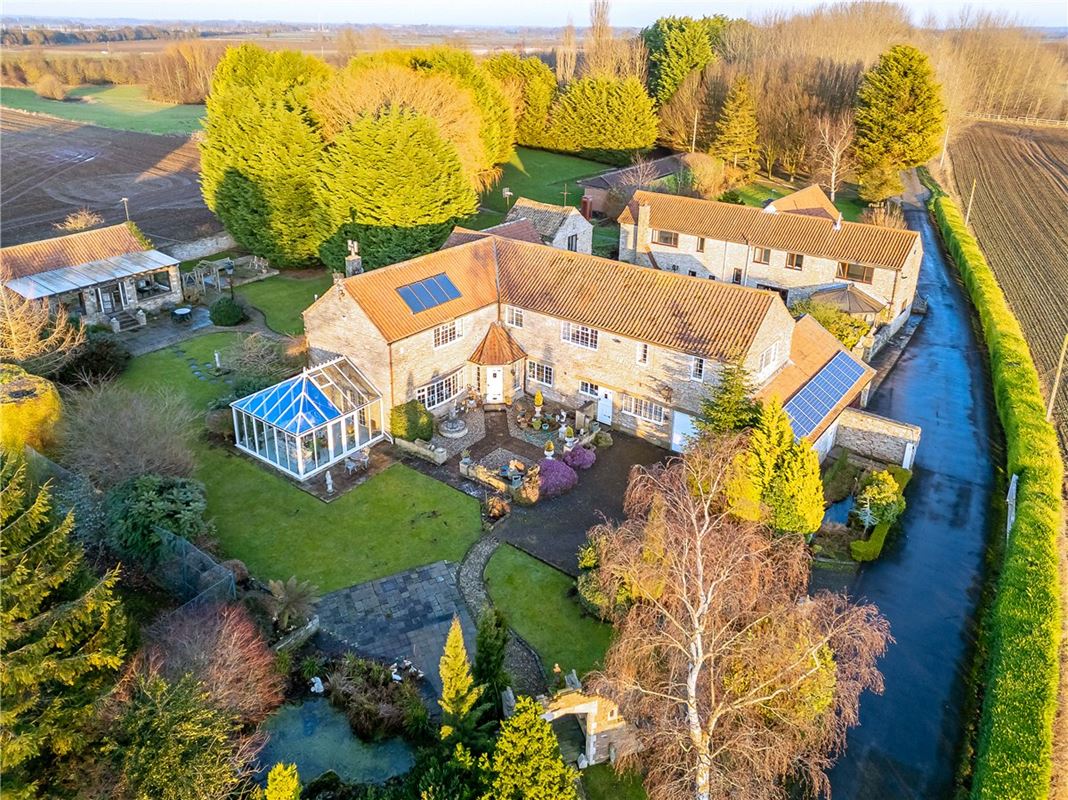 5 bedroom house, Tadcaster Road, Sherburn in Elmet LS25 - Available