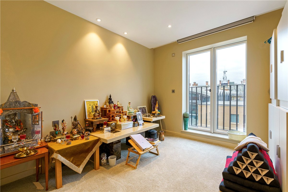 3 bedroom flat, Toft Green, York YO1 - Available