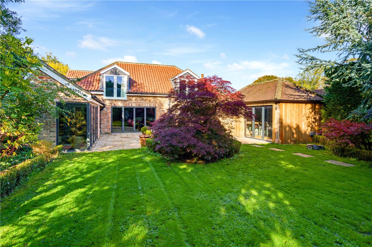 5 bedroom house, Main Street, Upper Poppleton YO26 - Available