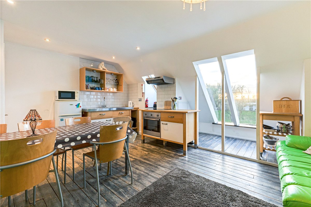 7 bedroom house, Manby Road, Stewton LN11 - Available