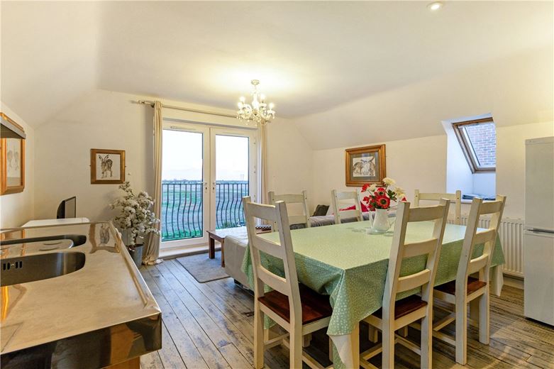 7 bedroom house, Manby Road, Stewton LN11 - Available