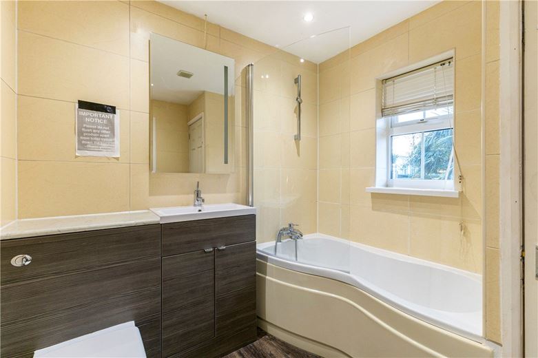 7 bedroom house, Manby Road, Stewton LN11 - Available