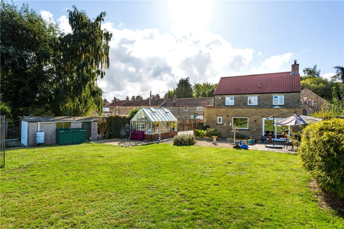 3 bedroom house, Welburn, York YO60 - Available