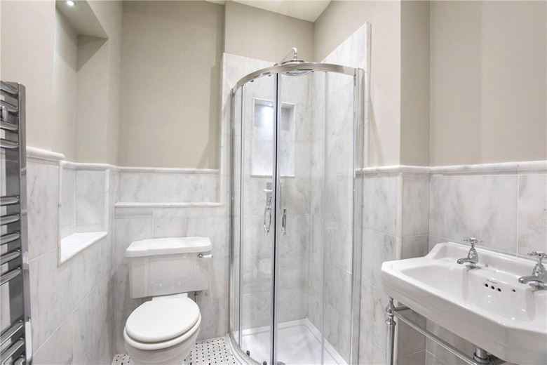 4 bedroom house, Precentors Court, York YO1 - Available