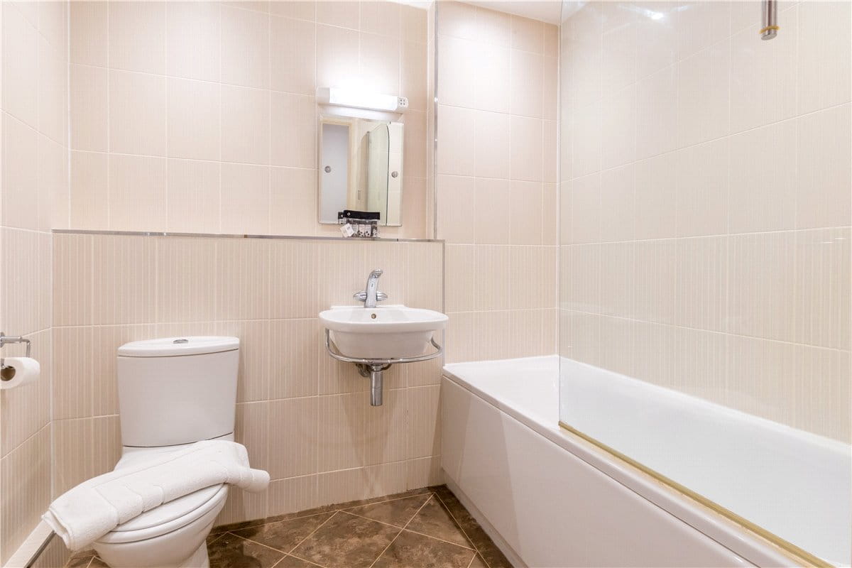 2 bedroom flat, Mill Mount, York YO24 - Available