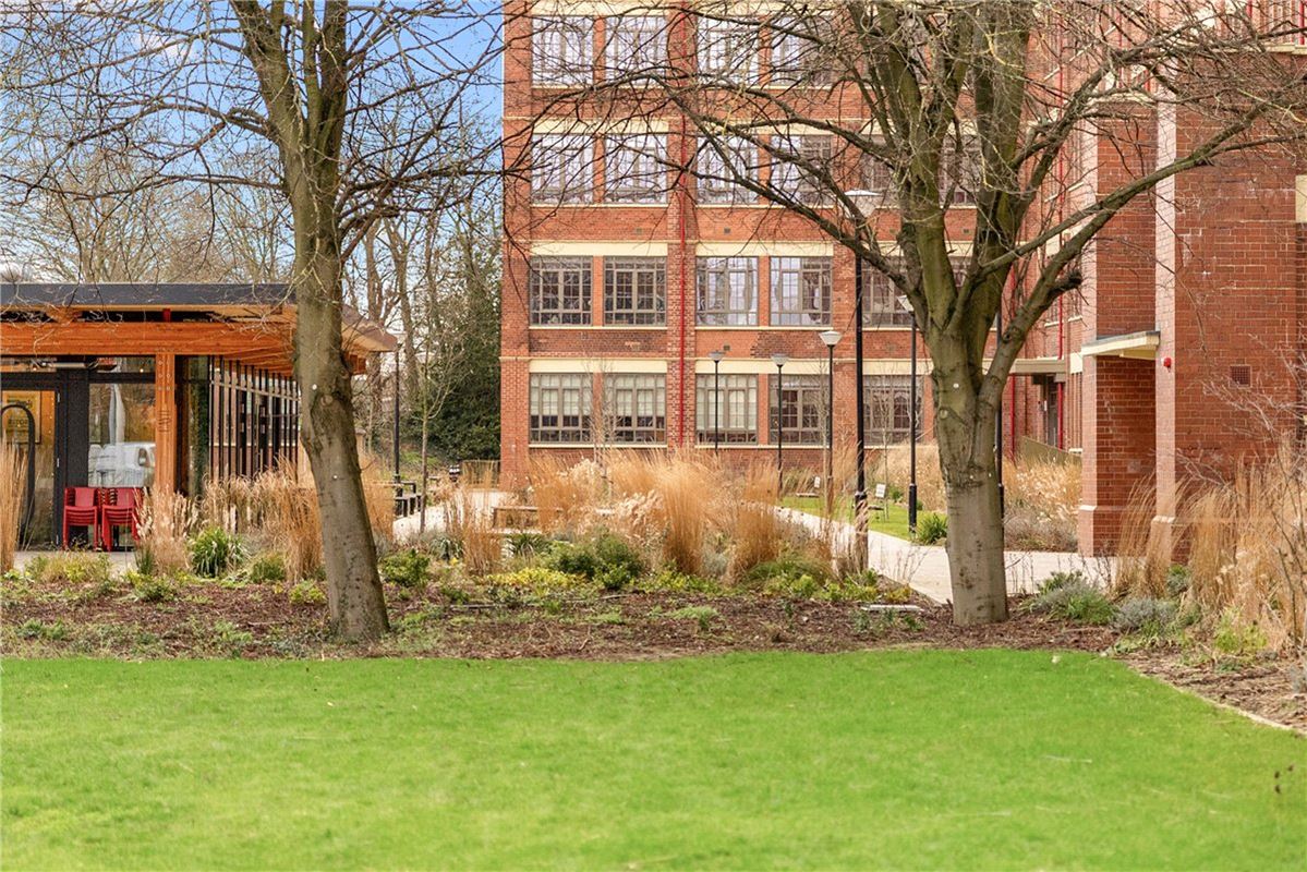 2 bedroom flat, Haxby Road, York YO31 - Sold STC