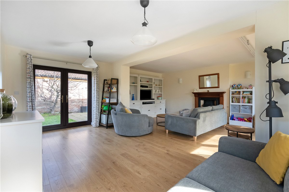 5 bedroom house, Back Lane, Riccall YO19 - Available