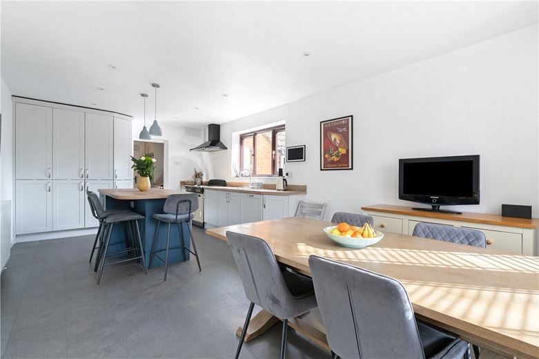 5 bedroom house, Back Lane, Riccall YO19 - Available